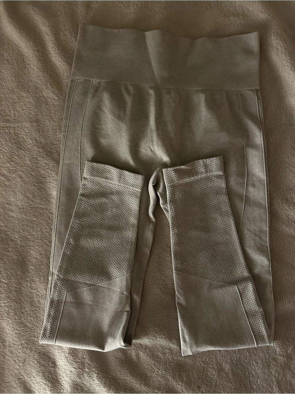 Workout leggings with scrunch